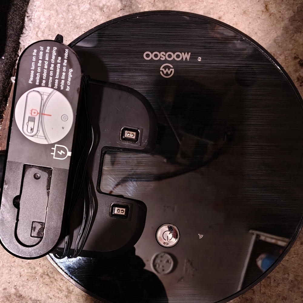 MOOSOO Black Robot Vacuum Cleaner